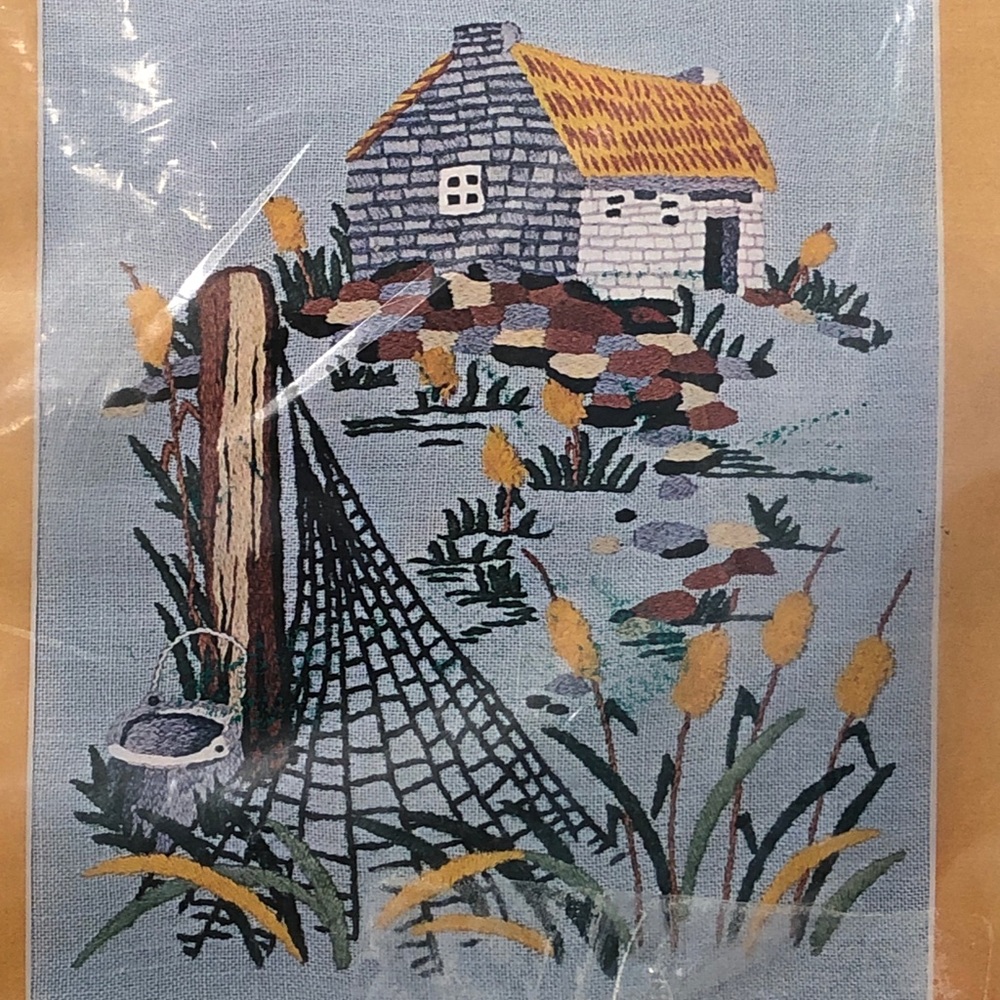 Vintage Crewel Stitchery Kit